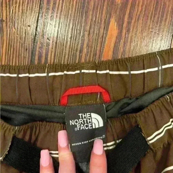 Men’s The North Face Brown Geometric Swim Trunks Size Large - Picture 4 of 15